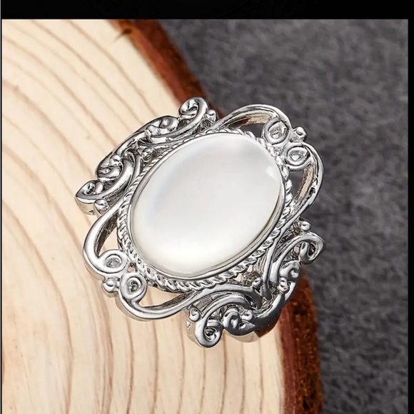 BOHEMIAN SILVER MOONSTONE RING - Picture 5 of 6